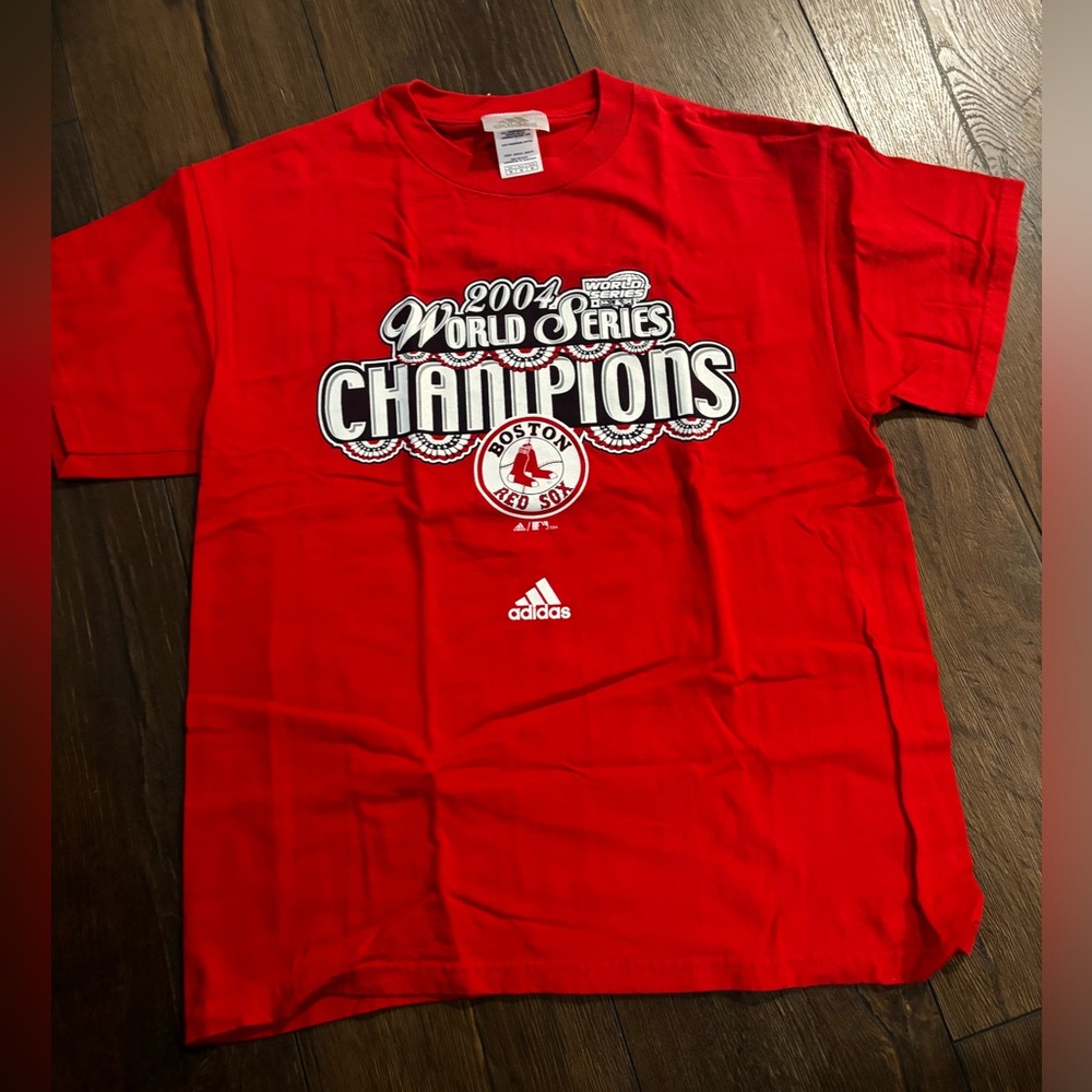 Vintage 2004 World Series Champions Boston Red Sox Tee